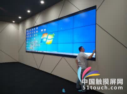 监视大屏幕拼接-液晶显示墙上门安装